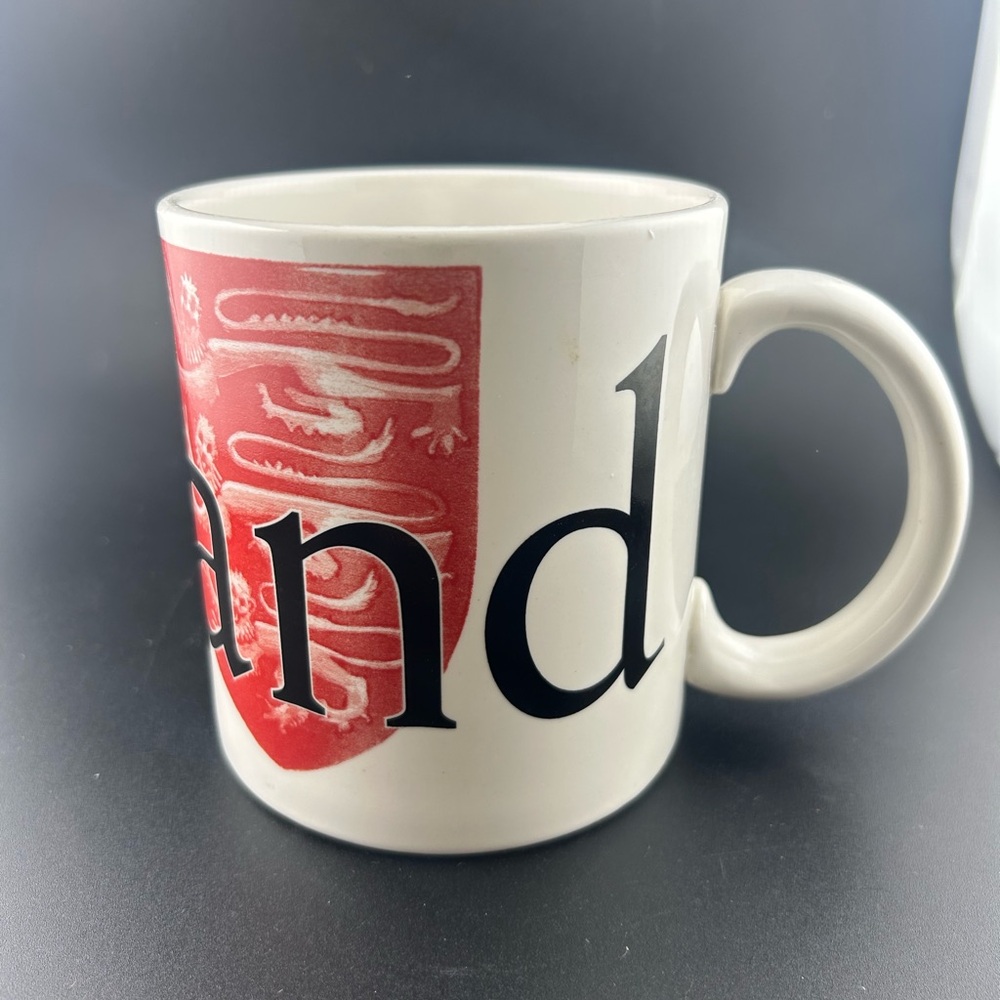 Starbucks 2002 City Collector Series England Mug- Coat of arms - Picture 5 of 6